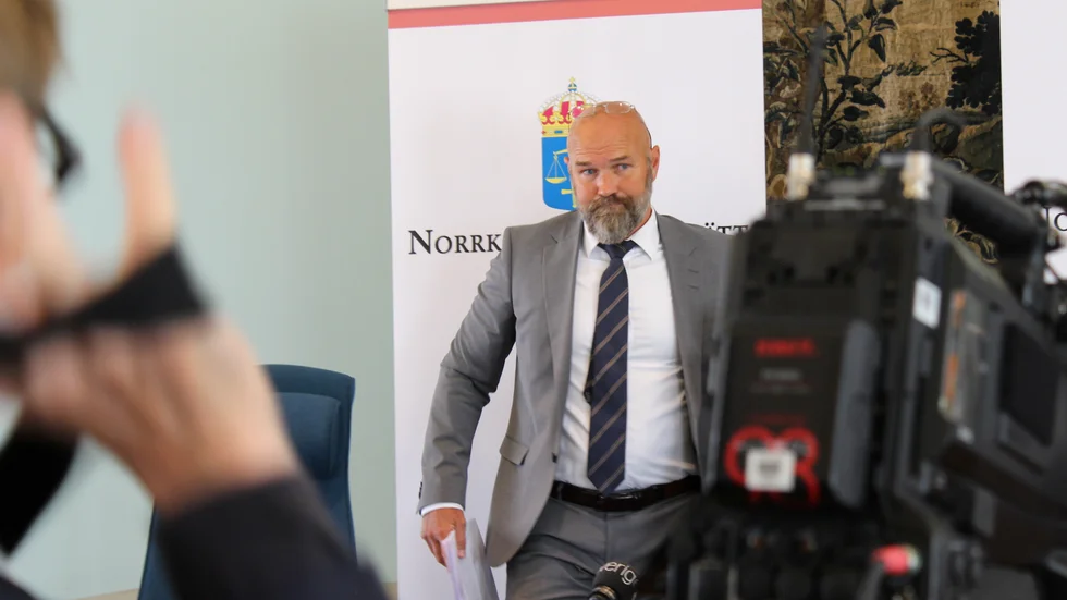 Rättens ordförande Fredrik Lenter gick igenom domen under en pressträff i Norrköpings tingsrätt.