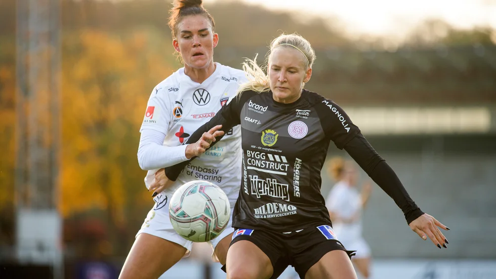 Rosengårds Katrine Veje och Uppsalas Cassandra Korhonen i en duell.