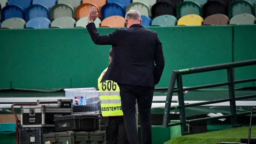 Borta mot Portugal åkte en frustrerad Janne Andersson på sitt andra gula kort under Nations League-spelet. Det gör att han är avstängd i hemmamatchen mot Kroatien den 14 november. Arkivbild.
