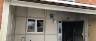 Lägenhet totalförstördes i brand – man anhållen misstänkt för mordbrand