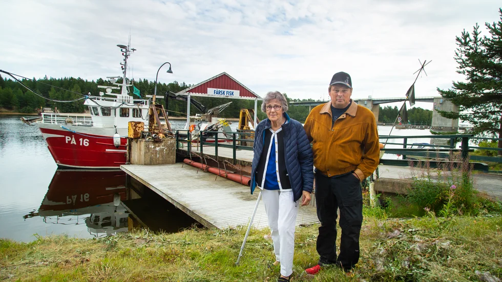 I 300 år hjälpte färjorna Piteåborna att ta sig över Pitsundet. Elisabet Berg och sonen Anders Berg har på nära håll upplevt färjornas tid i Pitsund. Under 25 år körde maken och pappan Sven-Erik Berg den sista färjan över sundet till dess att Pitsundsbron gjorde yrket överflödigt.