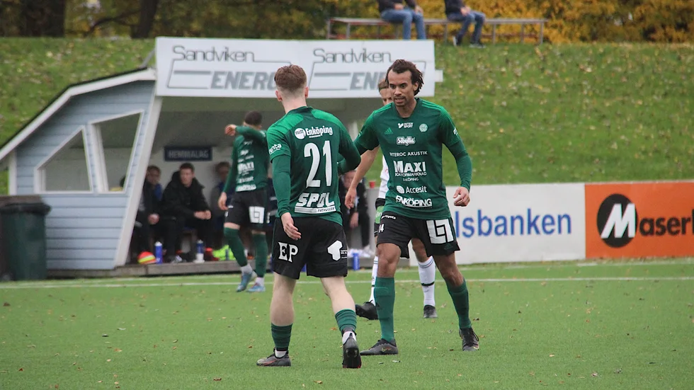Alexander Persson Njie gjorde ett bra förarbete ute till höger innan Kenneth Carlie gjorde 1-0 till ESK. Laget hade också en 2-0-boll inne, men blev avblåst för ruff.