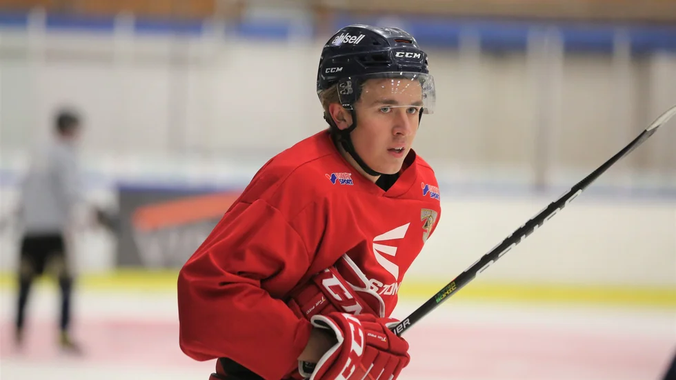 Adam Lingström spelar med Sudret resten av säsongen.