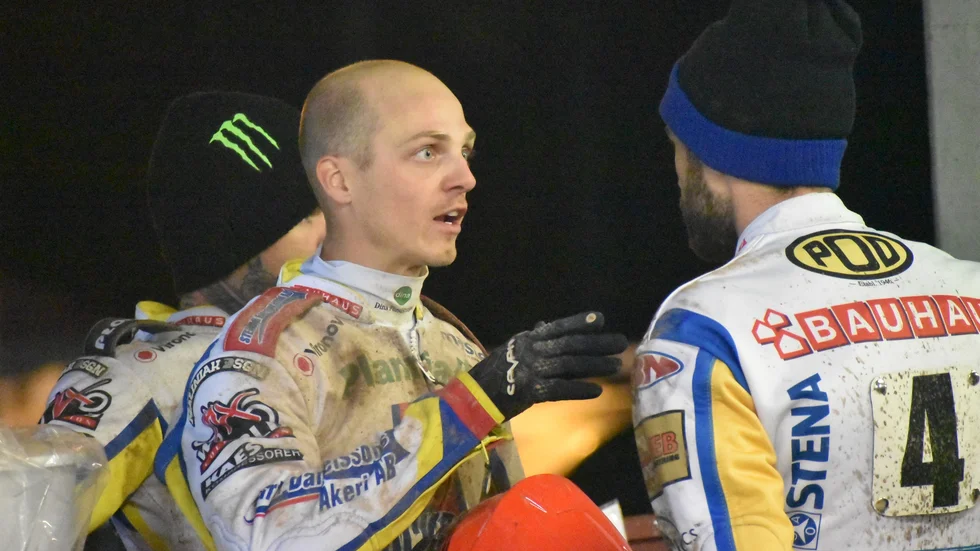 Jacob Thorssell i samspråk med parhästen Rasmus Jensen.