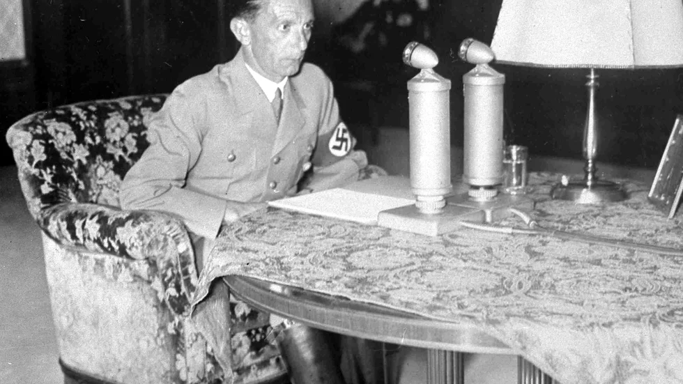 Nazitysklands propagandaminister Joseph Goebbels är ännu hedersmedborgare i staden Potsdam. Bilden är tagen i november 1942.
