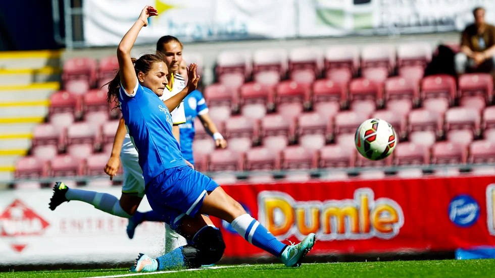 Elena Sadiku spelade i Eskilstuna United mellan åren 2014–2016. Vem minns inte hennes hattrick från 2015.