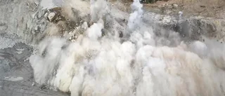 Se berget i Sneby sprängas    