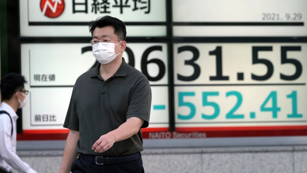 Tokyobörsens Nikkei 225-index sjunker i den tidiga måndagshandeln. Arkivbild.