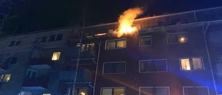 Fortfarande avspärrat efter nattens brand i Luleå – polisen utreder mordbrand
