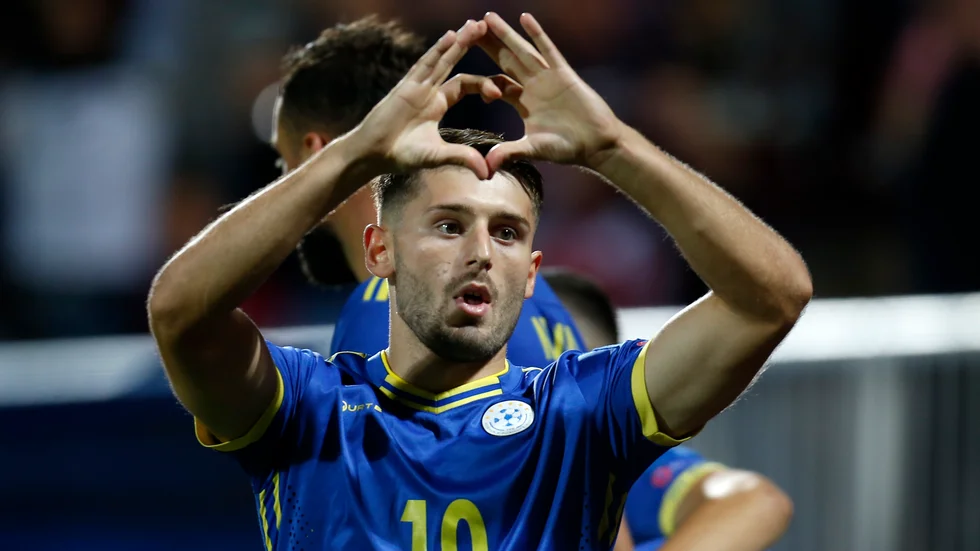Arbër Zeneli firar ett mål för Kosovo. Arkivbild.