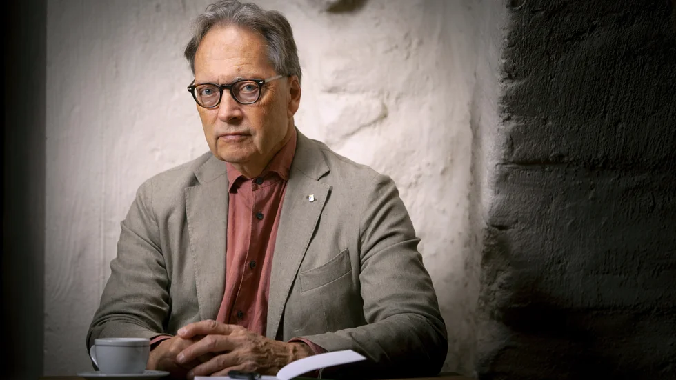 Horace Engdahl är författare, litteraturforskare, kritiker och sedan 1997 en av de aderton ledamöterna i Svenska Akademien. Senast gav han 2019 ut boken "De obekymrade".