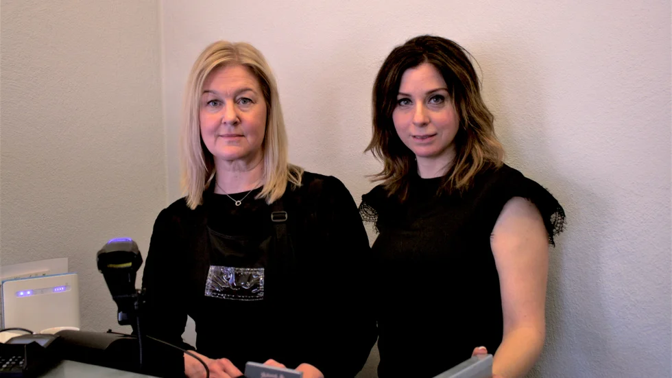   Kicki Ström och Jenny Smith är nöjda med sitt val att starta salongen trots pandemin.