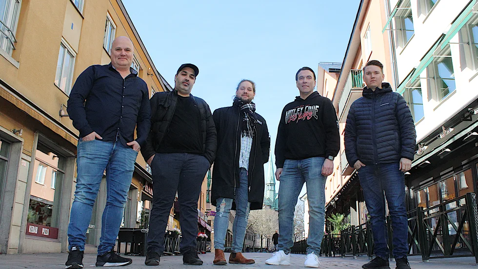 Några av de som ser fram mot att Ågatan återigen blir en av de ledande nöjesgatorna i Linköping. Från vänster, Hasse Sandström (Mad Dogs), Alireza Esmaeili (Hakepi), Pierre Norrby (Creek Street), Magnus Holmberg (Harrys och Hey Lucy) och David Nilsson, vd, Linköpings Innersta.