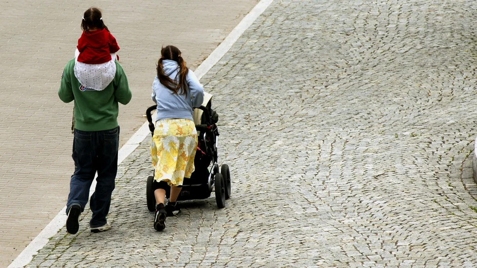 Familjeveckan ska förhandlas in i höstens budgetproposition.