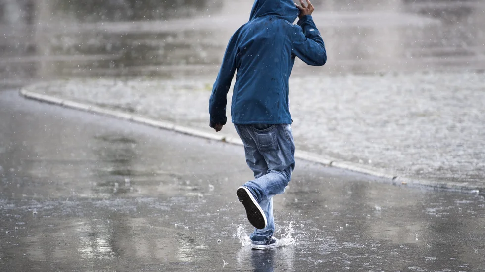 Skyfallsliknande regn är på väg norrut. Arkivbild.