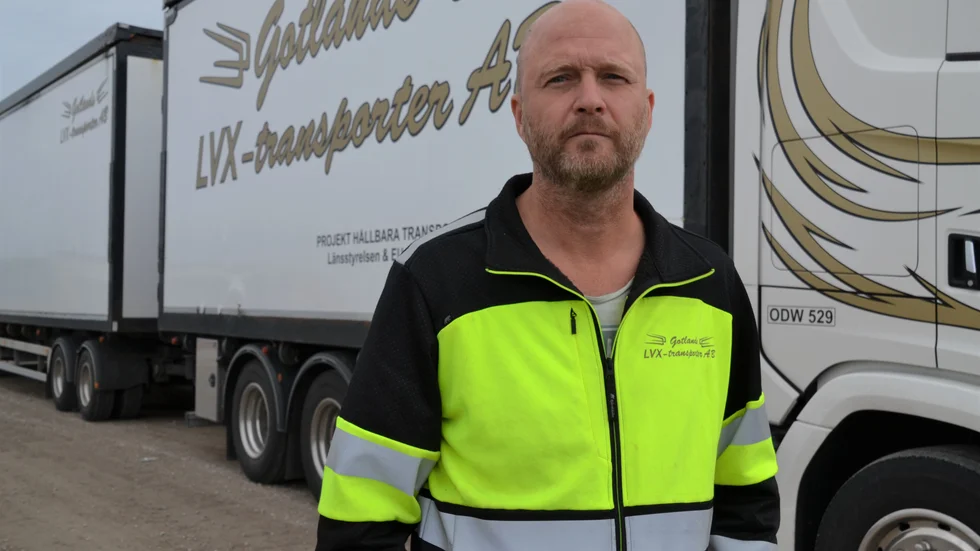 Stefan Löfqvist, vd för Gotlands lastväxlartransporter AB,är mycket kritisk mot att Region Gotland inte ställde några miljökrav alls i en direktupphandling.