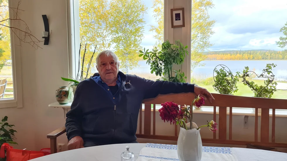 Sigvard Lundgren, ordförande för PRO Älvsbyn, är positiv till varje krona som går till de pensionärer som har minst. Men han hade gärna sett att man ser över och förstärker hela pensionssystemet.