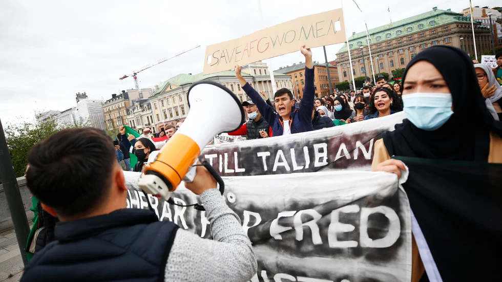 Flera hundra samlades nyligen i Stockholm för en demonstration mot talibanernas maktövertagande i Afghanistan. 