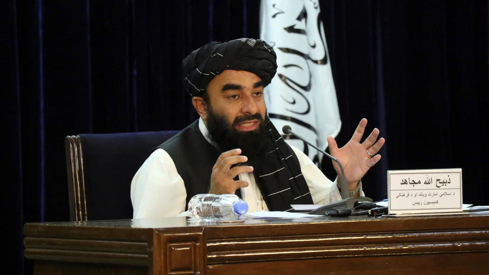 Talibanernas talesperson Zabihullah Mujahid under presskonferensen på tisdagen, då Afghanistans nya regering presenterades.