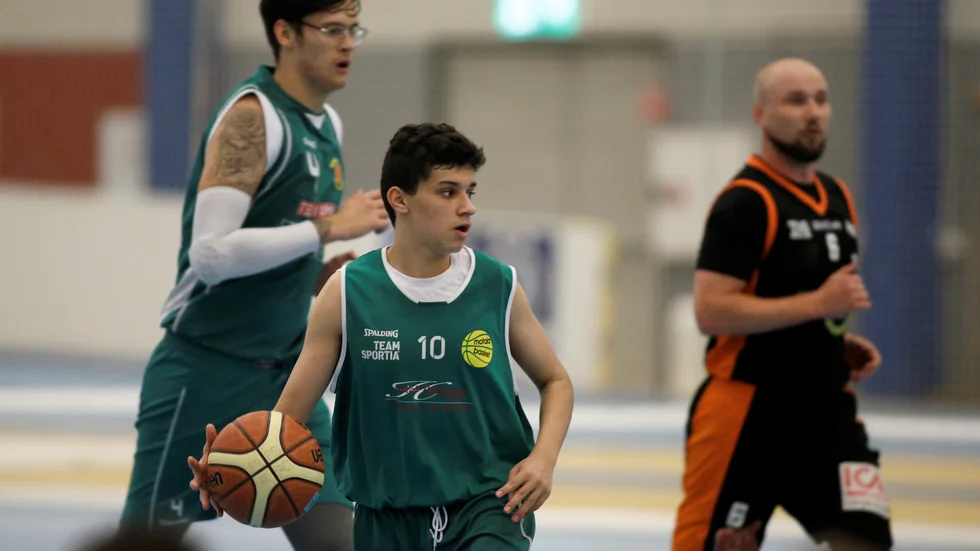 Motala basket har nu två raka förluster i den nya division 2-serien. KFUM Örebro vann hemma i Tegelbruket.