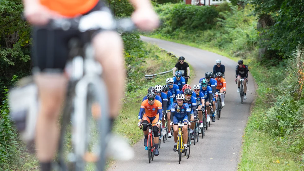 Över Omberg går tre av helgens lopp när Motalas cykelfest är tillbaka. Första helgens lopp har en 35-40-procentig minskning i antal anmälda deltagare. "Ligger i linje med andra motionslopp", säger Vätternrundans vd Oskar Sundblad om siffrorna.
