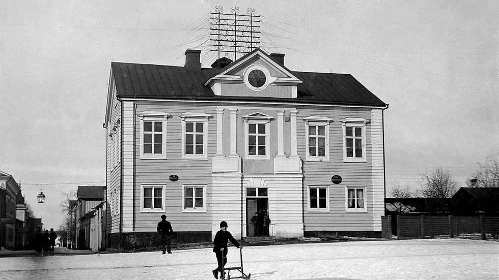 Piteå stads rådhus 1896. Här hade Piteå sparbank sin verksamhet de första 31 åren. Idag är det Piteå museums lokaler.