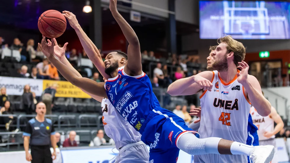Alexander Yemane slet förtjänstfullt under korgarna när BC Luleå vann premiären mot Umeå.
