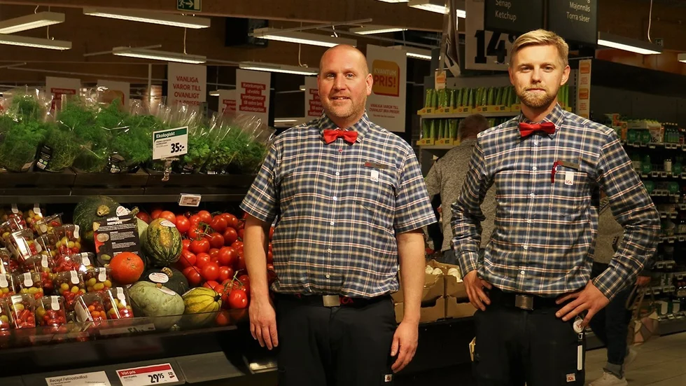   — Vi har ett gediget grundsortiment som finns året om, men ställer även om efter vad skördesäsongen i Sverige har att erbjuda och lyfter då fram det som är aktuellt, berättar Daniel, frukt- och gröntansvarig på Ica Kvantum Ekängen. 