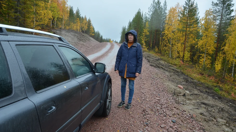 Anna-Greta Kvickström tycker att den nya vägen är sämre än den gamla. "Även om den kanske var lika smal".