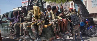 Oroliga somalier flyr Mogadishu