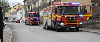 Rykande papperskorg orsakade utryckning
