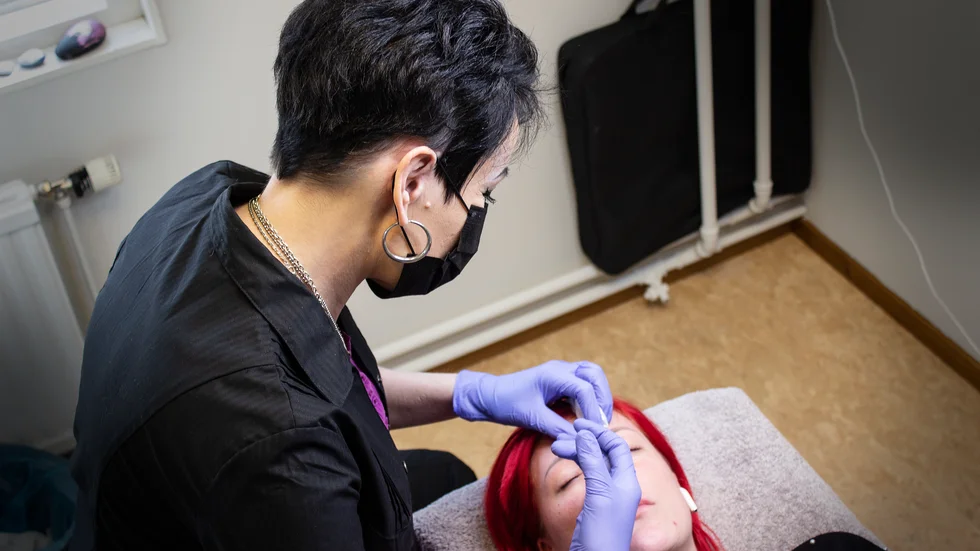 Botox och fillers är inte konstigare än att gå till frissan tyckte vissa som UNT pratade med när vi granskade branschen. Men ingreppen kommer med faror.