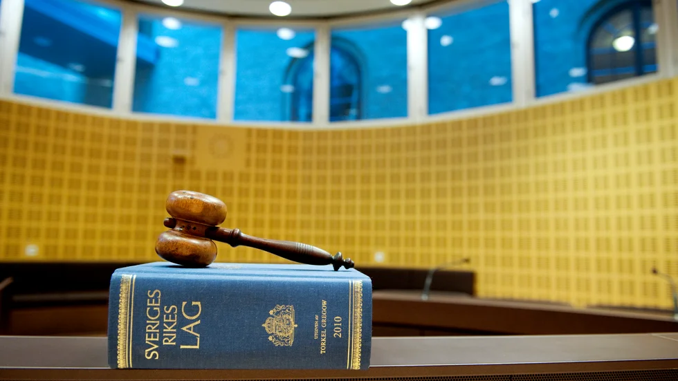 Kvinnans blod påträffades på den nu dömde gärningsmannens tillhörigheter, enligt Stockholms tingsrätt.