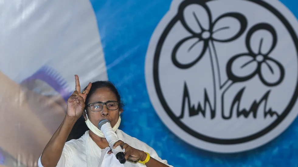 Mamata Banerjee och hennes parti TMC gick segrande ur delstatsvalet i Västbengalen i Indien.