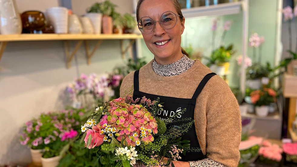 Marie Nyström på Asplunds blomsterhandel har bråda dagar inför mors dag.