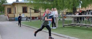 Spring i benen på Grebo skola – tar sig jorden runt med 25 000 andra barn 
