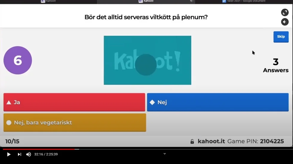 Bör det alltid serveras viltkött på plenum? Det var en av frågorna som sametingspartierna var tvungna att ta ställning till. Frågesporten var en del i Sáminuorra och Sametingets ungdomsråds valdebatt.