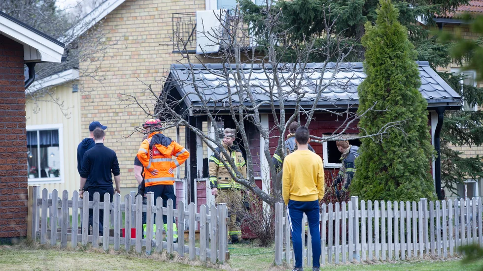 Räddningstjänsten var snabbt på plats och släckte elden i en mindre fristående byggnad i Öjebyn