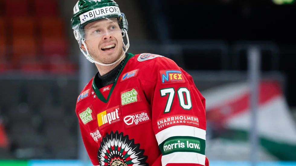 Christoffer Ehn flyttar till LHC och hamnar i samma lag som juniorlandslagskompisen Henrik Törnqvist.