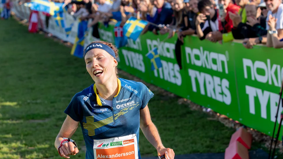 Tove Alexandersson petas från EM-sprintstafettlaget. Arkivbild.