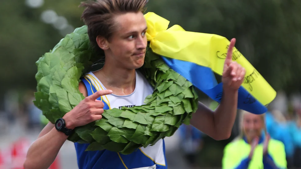 August Mollén får ladda för SM-helgen i orientering efter halvmilssegern i Norrköpings stadslopp.