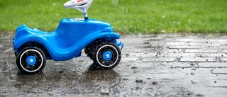 Leksaker vid vägkanten – jag bryr mig inte längre