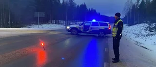 Trafikolycka i Bjurträsk • Malmbil blockerar vägbanan • Vägen avstängd 