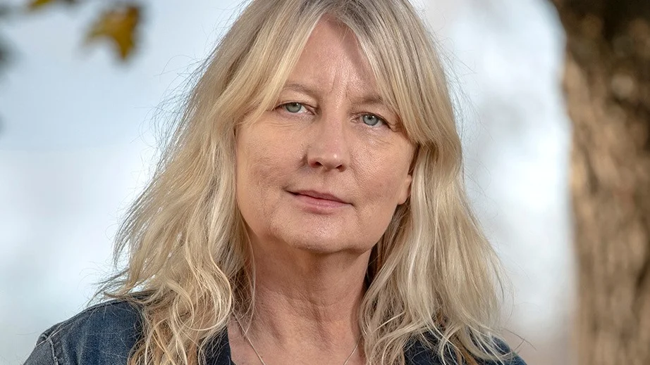 Piteåförfattaren Karin Smirnoffs debutroman ska filmatiseras och nu söker man en obebodd bondgård där inspelningar kan göras under början av nästa år. (Arkivbild)