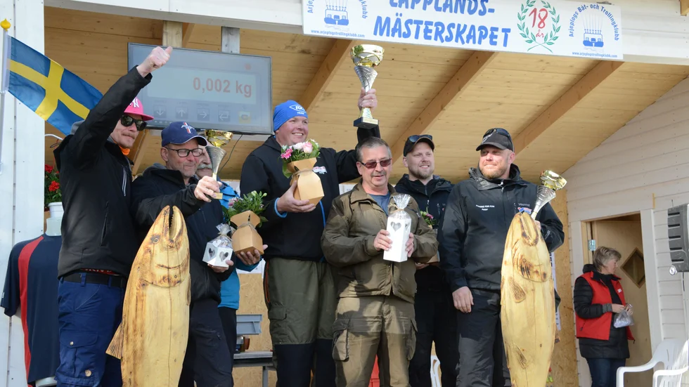 Två finska lag och ett svenskt på pallen i år. Det svenska kommer från grannkommunen Arvidsjaur.