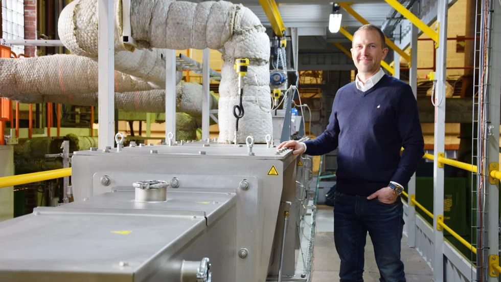 Envigas vd Tobias Brink är glad över att företaget nu går in i en kommersiell fas. Han hoppas att den nya fabriken i Bureå kan tas i drift i slutet av året.