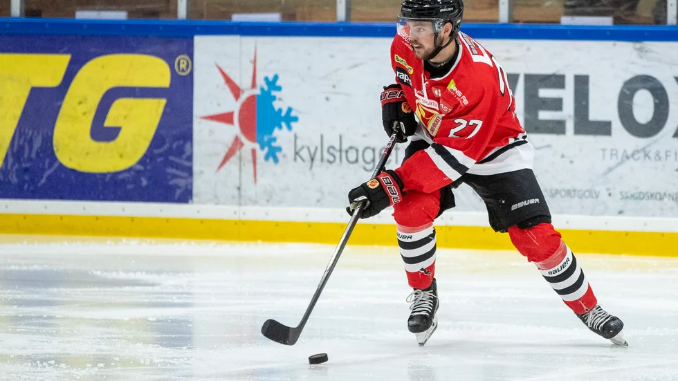 Tobias Sjökvist, som kvitterade till 1-1 , och hans Linden