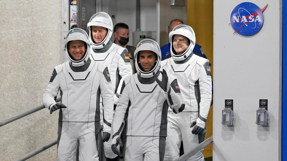 De fyra astronauterna som nu lämnat jorden: Tom Marshburn, Matthias Maurer, Raja Chari och Kayla Barron.