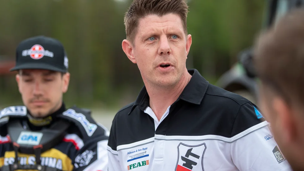 Jerker Eriksson tycker att Smederna än så länge inte satts på några större prov under säsongen.  