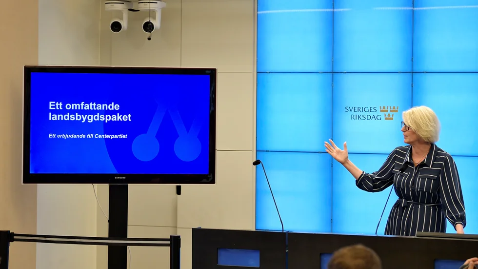 Moderaternas ekonomisk-politiska talesperson Elisabeth Svantesson presenterar ett landsbygdspaket och ett erbjudande till Centerpartiet.
